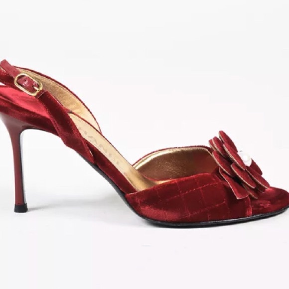 🔥🔥SOLD🔥🔥 CHANEL sandals barely worn. - Picture 2 of 5